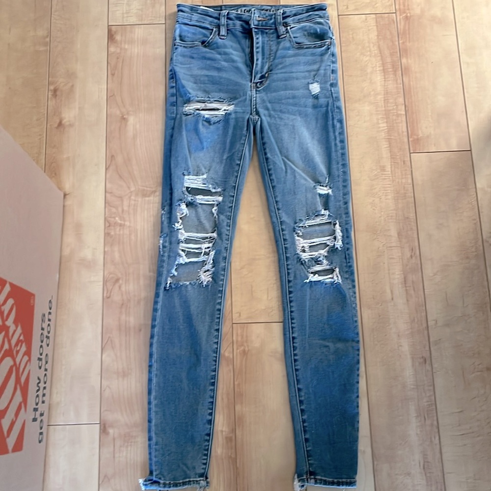 american eagle ripped skinny jeans